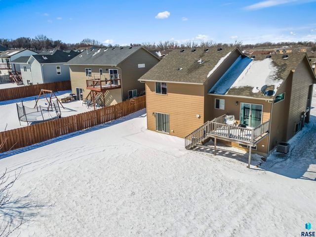 1108 N Mossy Oak Ave Avenue, Sioux Falls, SD 57103