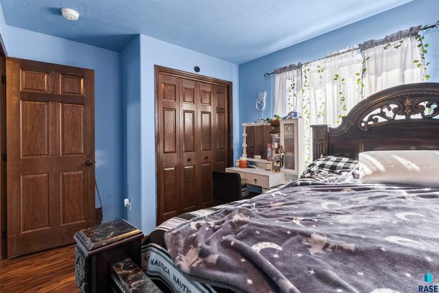 1108 N Mossy Oak Ave Avenue, Sioux Falls, SD 57103