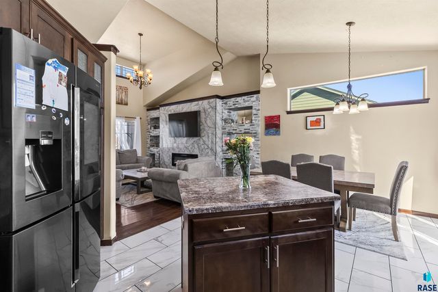 1108 N Mossy Oak Ave Avenue, Sioux Falls, SD 57103