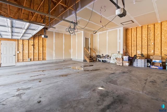 1108 N Mossy Oak Ave Avenue, Sioux Falls, SD 57103