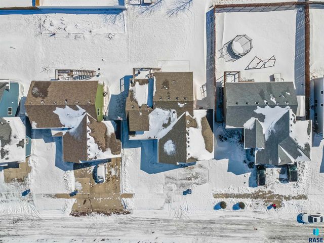 1108 N Mossy Oak Ave Avenue, Sioux Falls, SD 57103