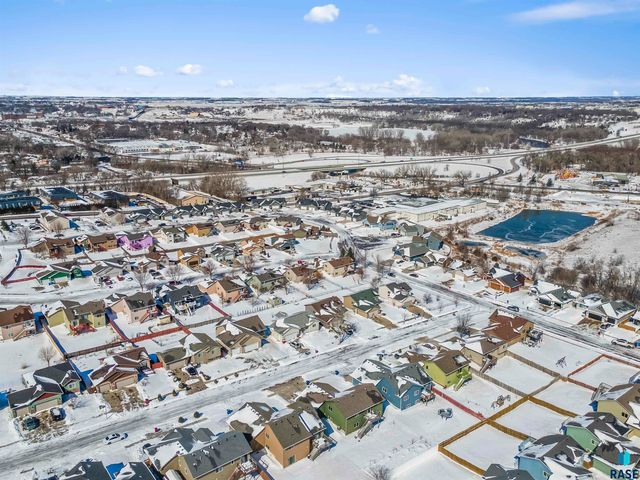 1108 N Mossy Oak Ave Avenue, Sioux Falls, SD 57103