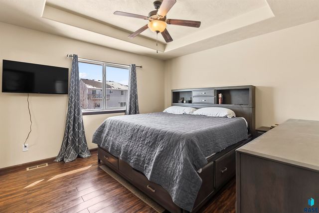 1108 N Mossy Oak Ave Avenue, Sioux Falls, SD 57103