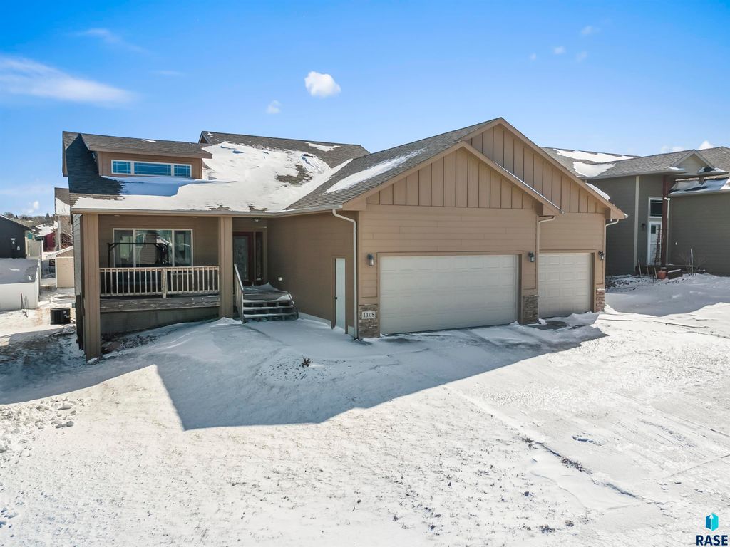 1108 N Mossy Oak Ave Avenue, Sioux Falls, SD 57103