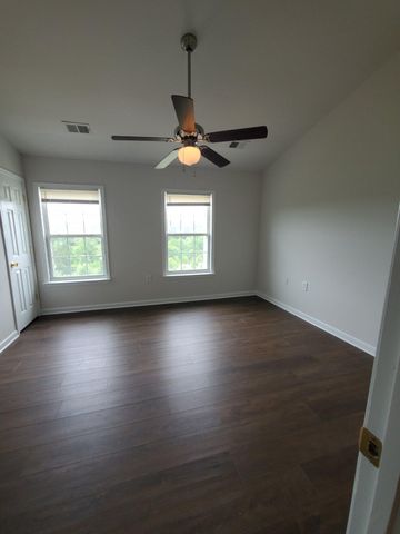 29 LITCHFIELD LN E, Martinsburg, WV 25405