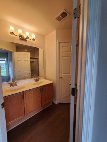 29 LITCHFIELD LN E, Martinsburg, WV 25405