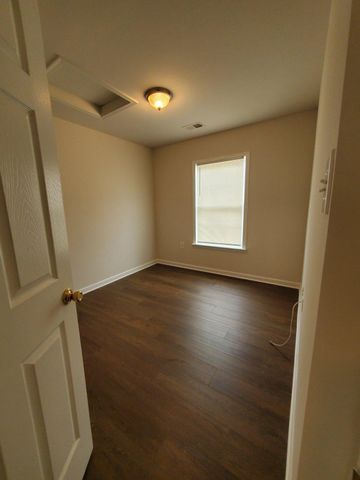 29 LITCHFIELD LN E, Martinsburg, WV 25405