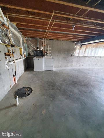 29 LITCHFIELD LN E, Martinsburg, WV 25405