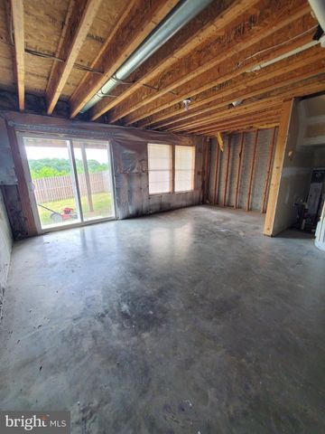 29 LITCHFIELD LN E, Martinsburg, WV 25405