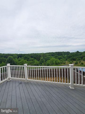 29 LITCHFIELD LN E, Martinsburg, WV 25405