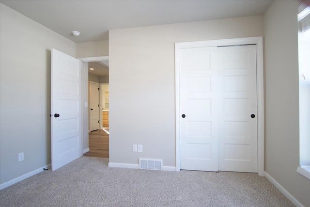 2175 Autumn Lake Parkway, Madison, WI 53718