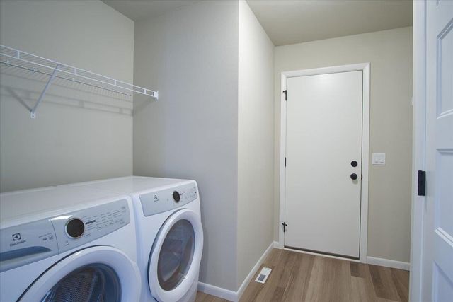 2175 Autumn Lake Parkway, Madison, WI 53718