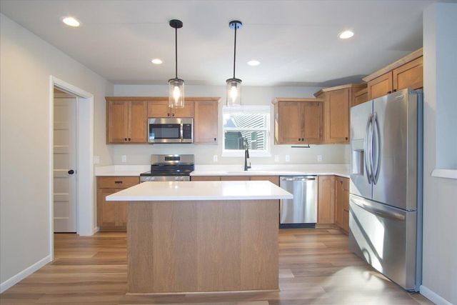 2175 Autumn Lake Parkway, Madison, WI 53718