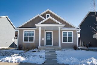 2175 Autumn Lake Parkway, Madison, WI 53718