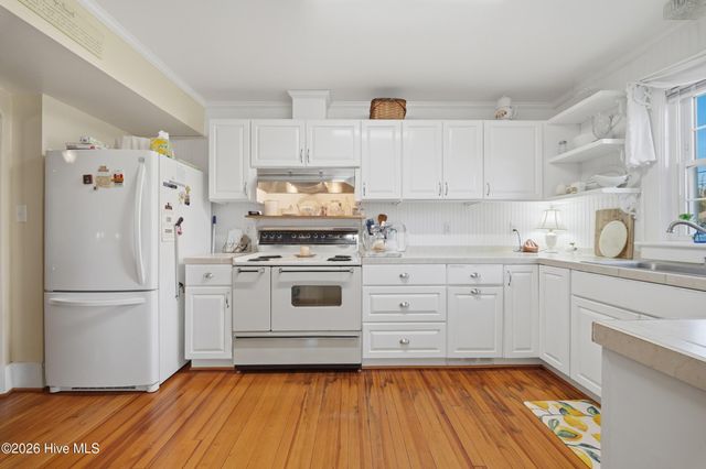 1521 W Queen Street, Edenton, NC 27932