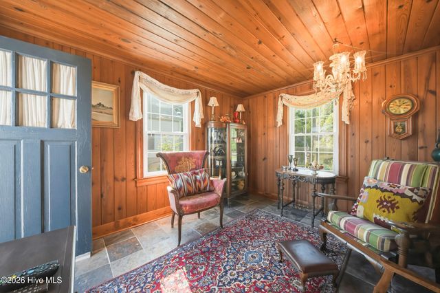 1521 W Queen Street, Edenton, NC 27932