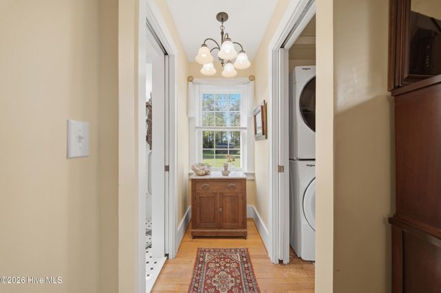 1521 W Queen Street, Edenton, NC 27932