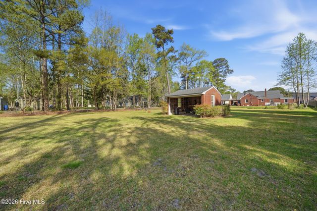 1521 W Queen Street, Edenton, NC 27932