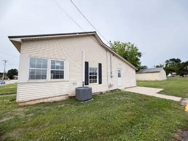 102 Hodges St, N, Cowan, TN 37318