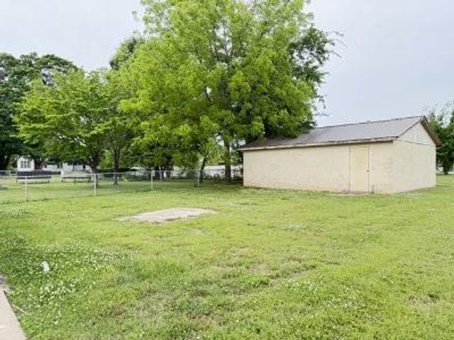 102 Hodges St, N, Cowan, TN 37318