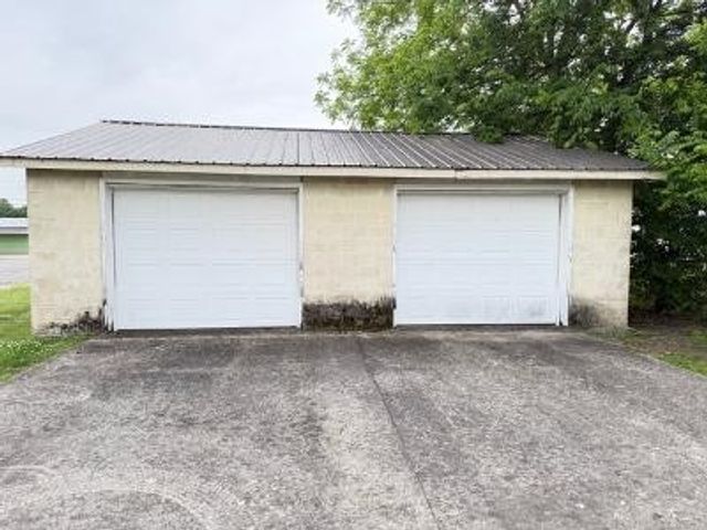 102 Hodges St, N, Cowan, TN 37318