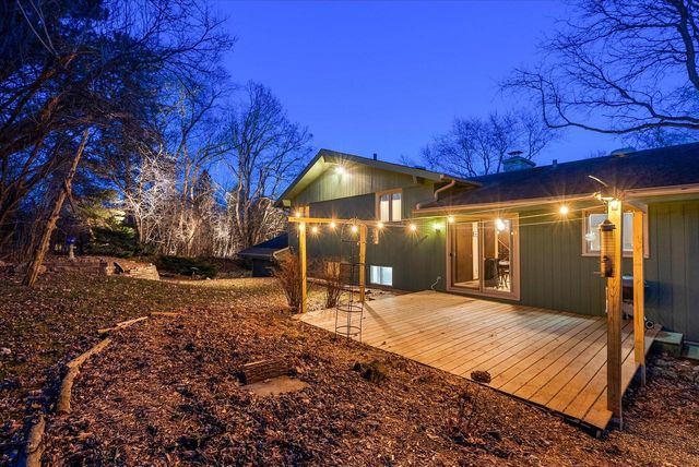 W260N5139 Autumn TRAIL, Pewaukee, WI 53072