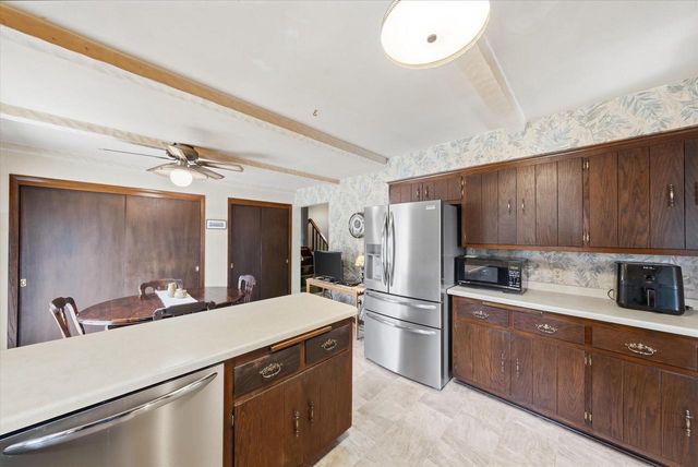 W260N5139 Autumn TRAIL, Pewaukee, WI 53072