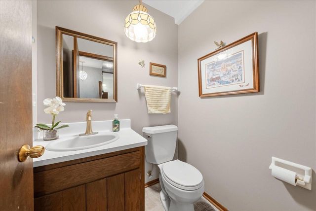 W260N5139 Autumn TRAIL, Pewaukee, WI 53072