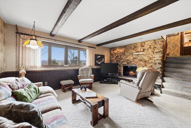 W260N5139 Autumn TRAIL, Pewaukee, WI 53072