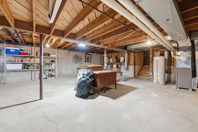 W260N5139 Autumn TRAIL, Pewaukee, WI 53072