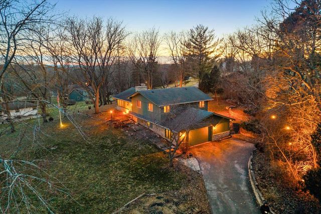 W260N5139 Autumn TRAIL, Pewaukee, WI 53072