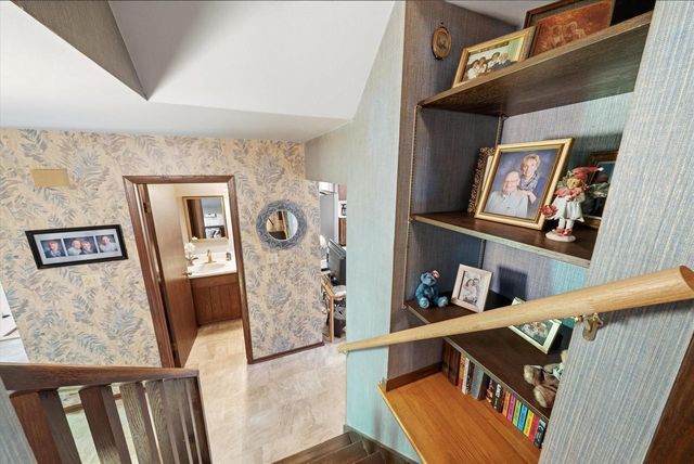 W260N5139 Autumn TRAIL, Pewaukee, WI 53072