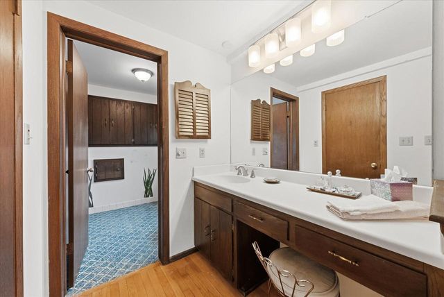 W260N5139 Autumn TRAIL, Pewaukee, WI 53072