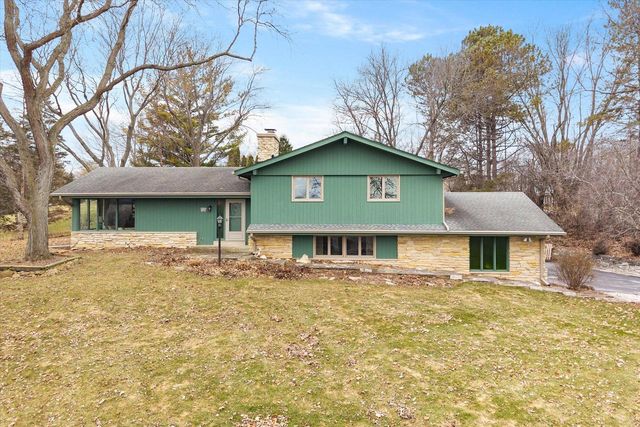 W260N5139 Autumn TRAIL, Pewaukee, WI 53072