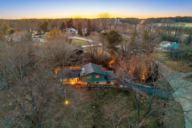 W260N5139 Autumn TRAIL, Pewaukee, WI 53072