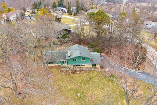 W260N5139 Autumn TRAIL, Pewaukee, WI 53072