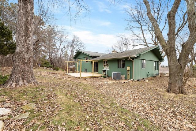 W260N5139 Autumn TRAIL, Pewaukee, WI 53072