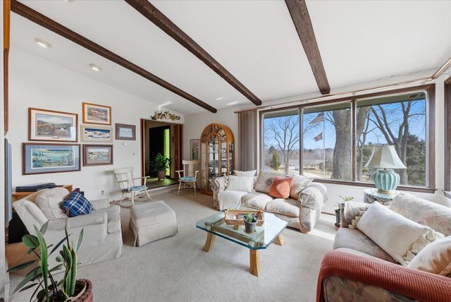 W260N5139 Autumn TRAIL, Pewaukee, WI 53072