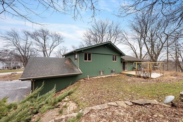 W260N5139 Autumn TRAIL, Pewaukee, WI 53072