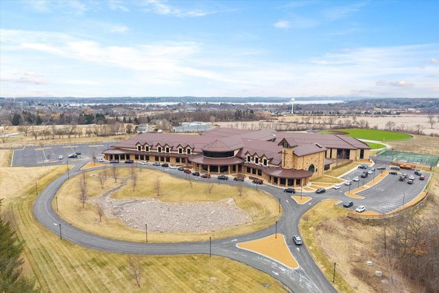 W260N5139 Autumn TRAIL, Pewaukee, WI 53072