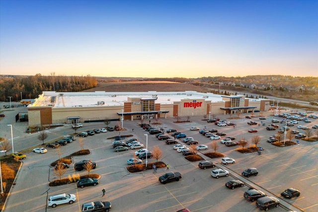 W260N5139 Autumn TRAIL, Pewaukee, WI 53072