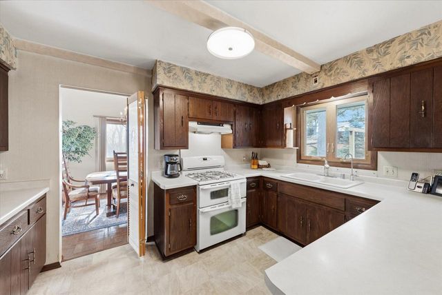 W260N5139 Autumn TRAIL, Pewaukee, WI 53072