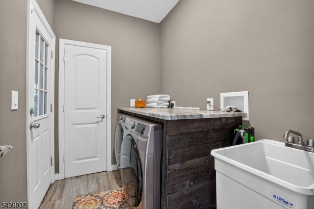 1 Wood Hollow Trl, Jefferson Twp., NJ 07438