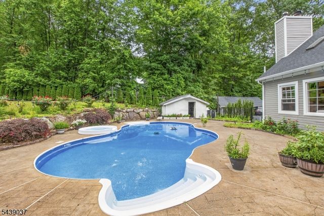 1 Wood Hollow Trl, Jefferson Twp., NJ 07438