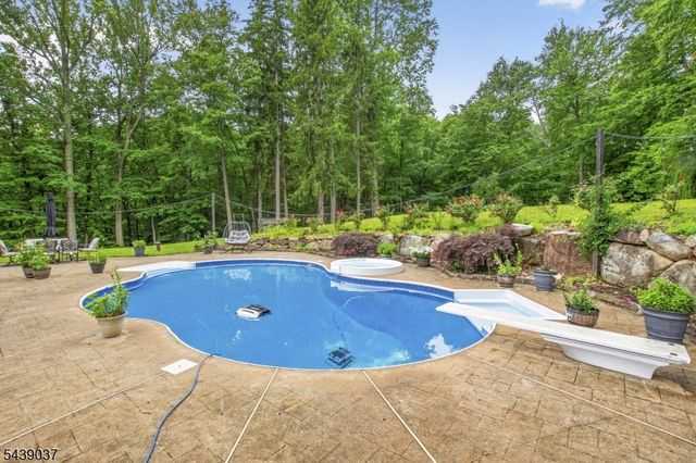 1 Wood Hollow Trl, Jefferson Twp., NJ 07438
