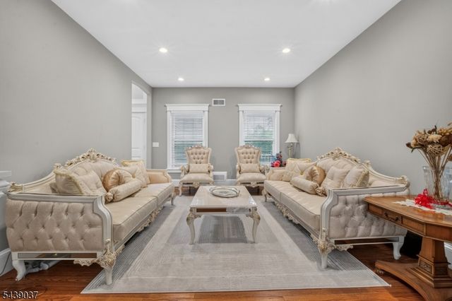 1 Wood Hollow Trl, Jefferson Twp., NJ 07438