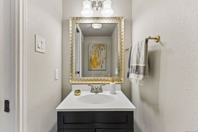 13907 Hunters Hawk, San Antonio, TX 78230
