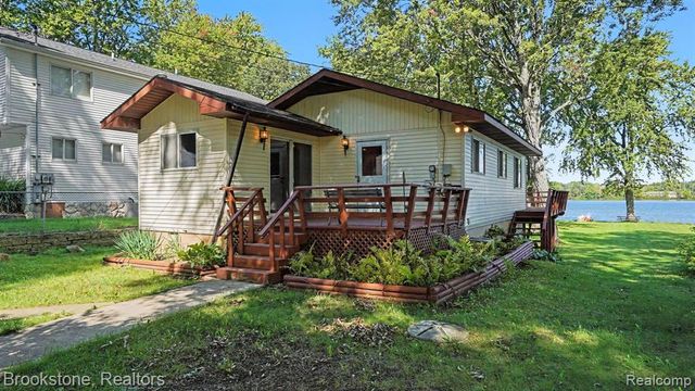 5267 Redding Drive, Pinckney, MI 48169