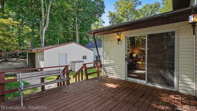 5267 Redding Drive, Pinckney, MI 48169