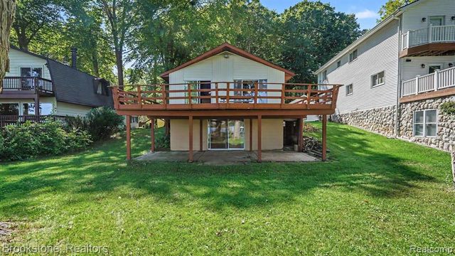 5267 Redding Drive, Pinckney, MI 48169
